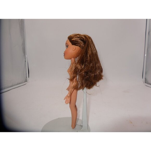 Bratz Dana? Doll Stamped 2001 on Neck and Back Mga Original  Green Eyes - Picture 3 of 4